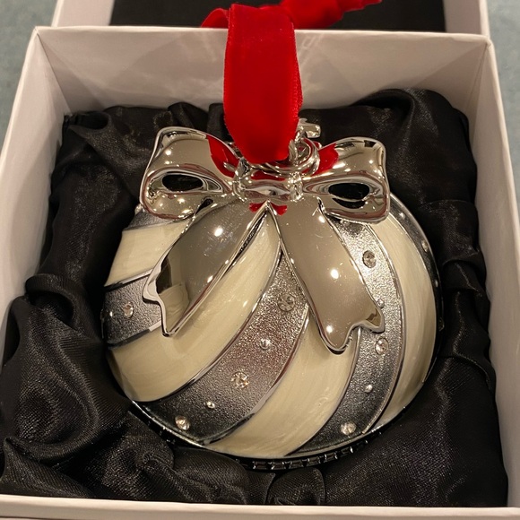 Pandora Ornament - Picture 3 of 3